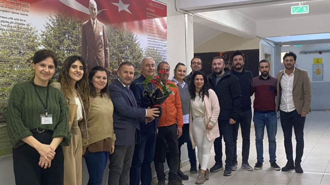 Sosyal Bilgiler öğretmenimiz İbrahim Yenikalaycı'nın Meslekte 40.yılı